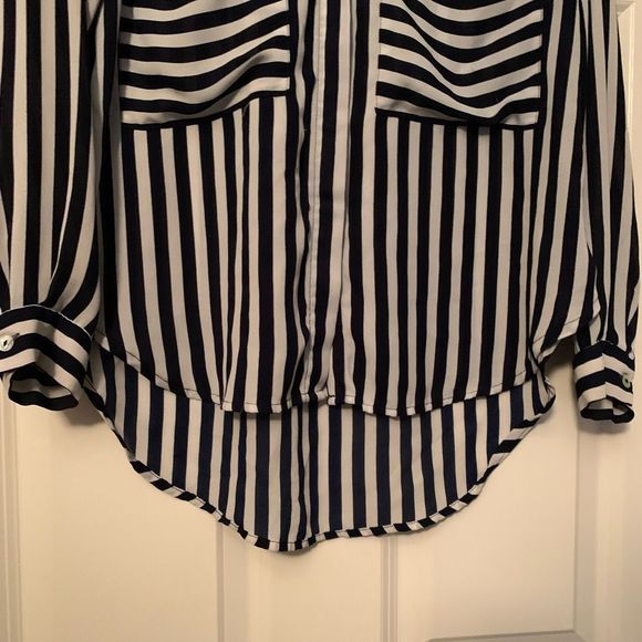 Sans Souci Woman’s Black White Stripe Blouse size Small - Picture 2 of 7